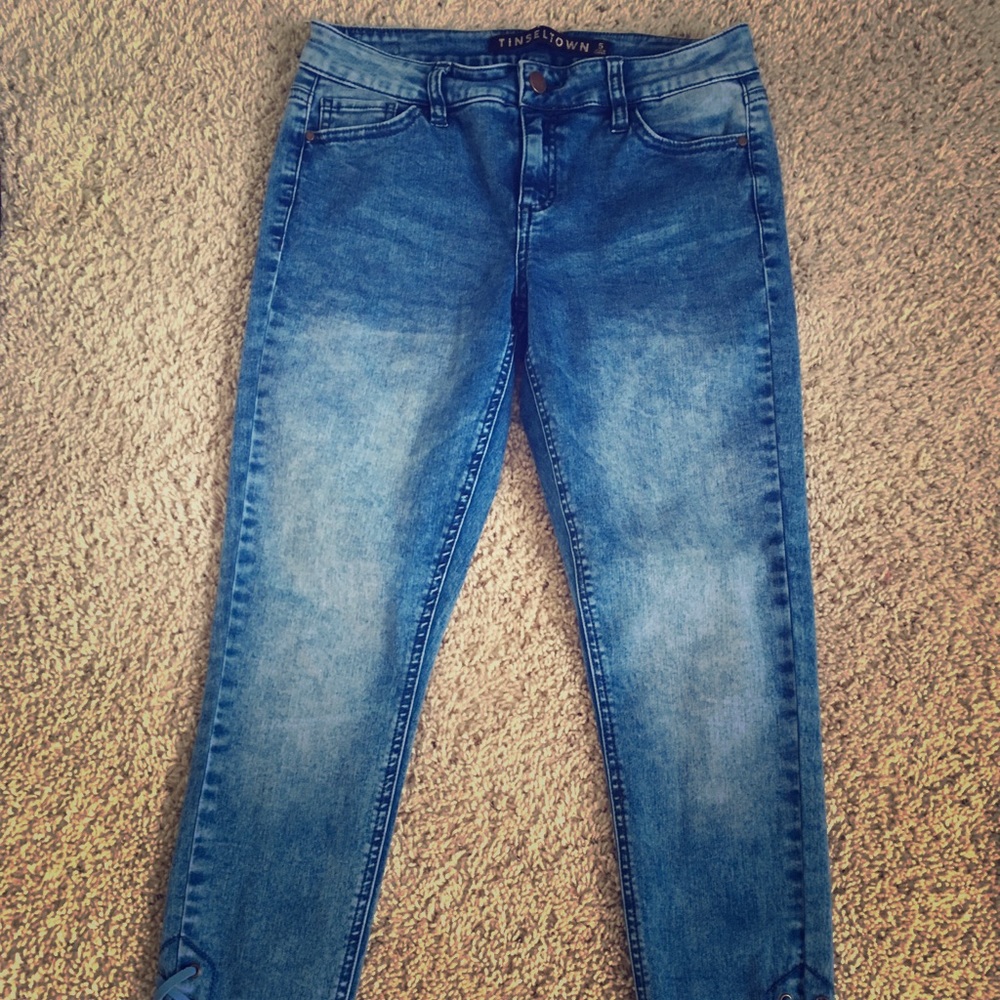 Woman’s Acid Washed Skinny Jeans